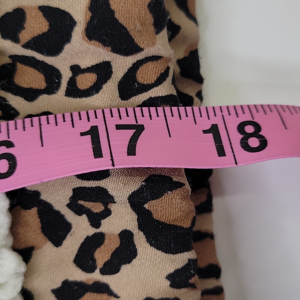 Forever 21 Furry Pullover Off White With Leopard Print Detail SZ M 3/$15 - Picture 7 of 10